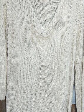 Dana Buchman open-knit or mesh-style v-neck pullover sweater